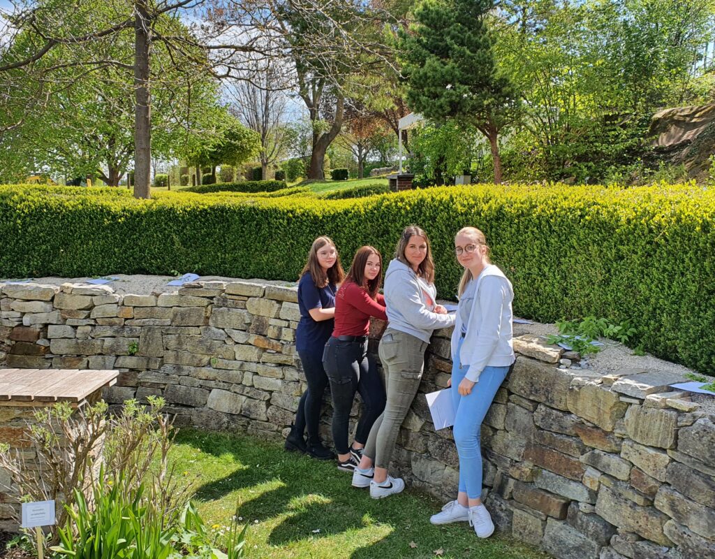 2021-05-04 11.52.28-2 2021-05-04 11.52.28-2